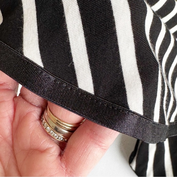 Stella & Dot Maette Avery Stripe Jersey Knit Bell Sleeve Top Size Medium - Picture 5 of 7